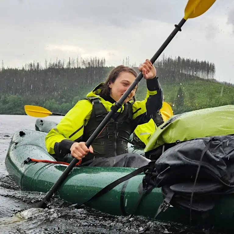 Wassersport auf der Okertalsperre findest du bei den Touren von rafts on trails - starte in Dein Outdoor Abenteuer