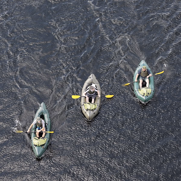 Mit dem Packraft unterwegs auf dem Wasser in Deutschlands nördlichstem Mittelgebirge